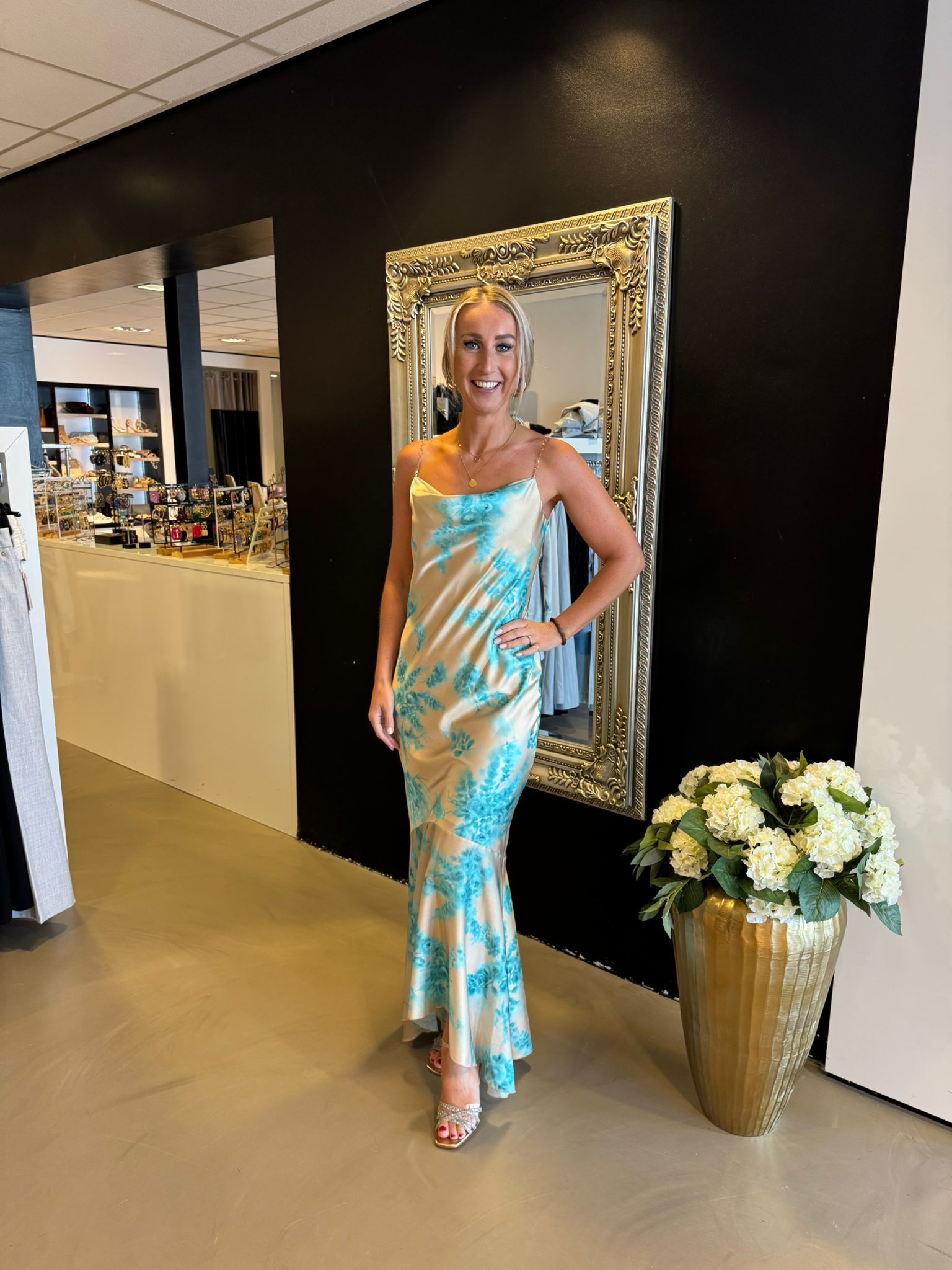 PHOTO-2025-05-23-13-48-55