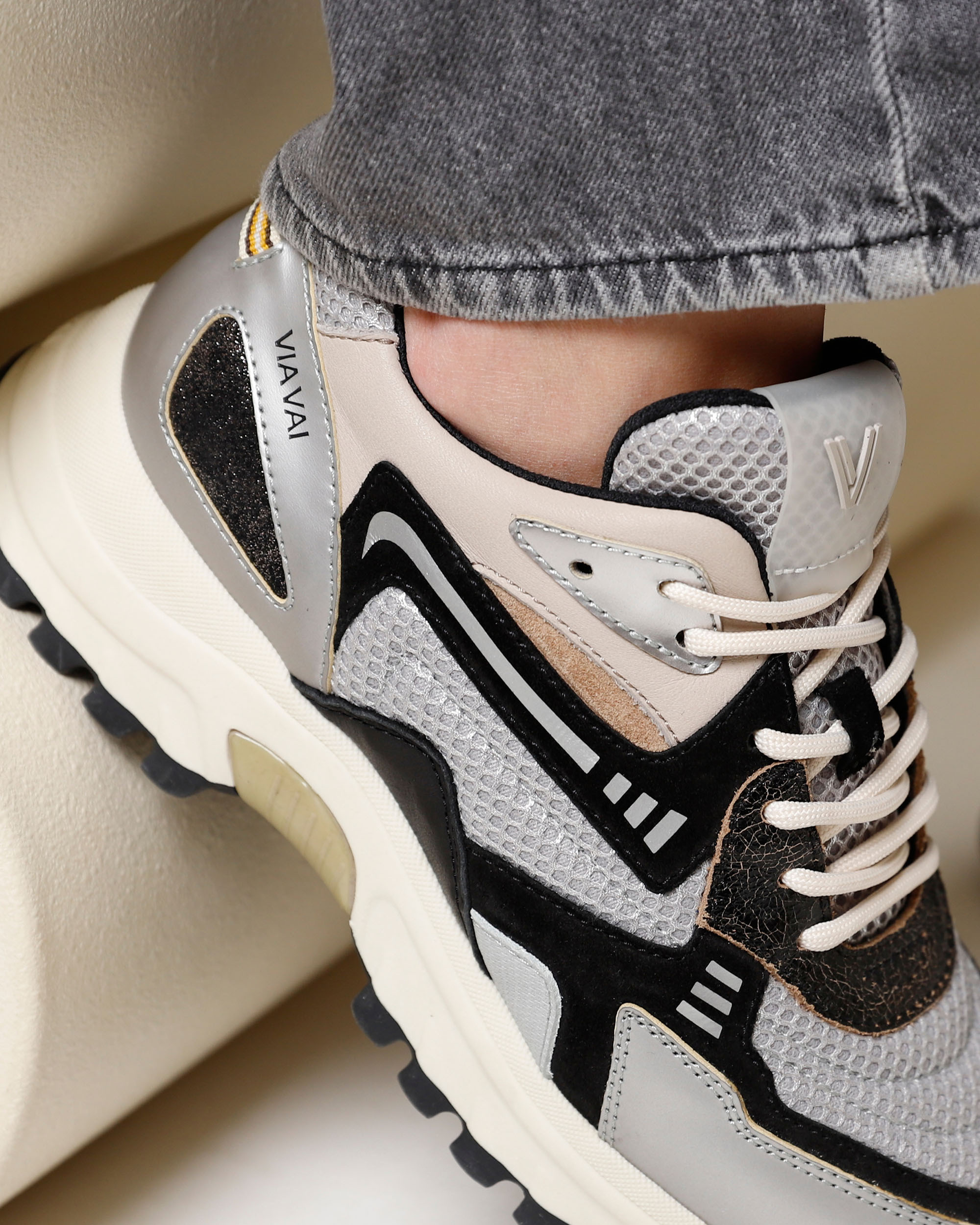 VIA-VAI-WO_AW2526_224_62222-04-224_7