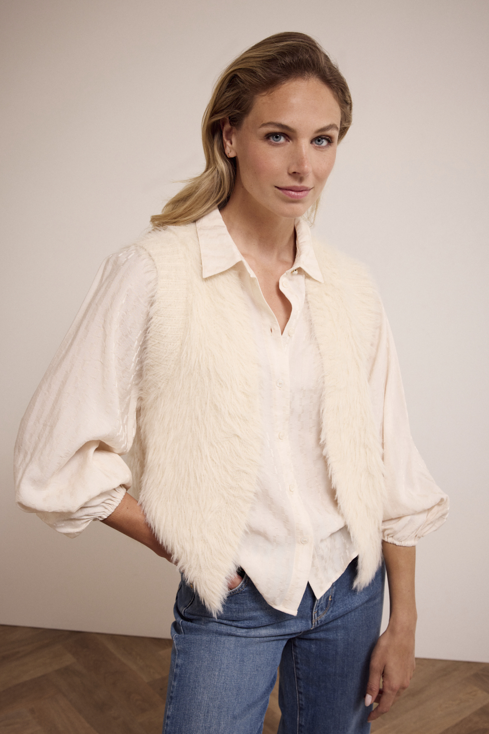 25-05_Tramontana_Fall25_e-comm-Shot23-498